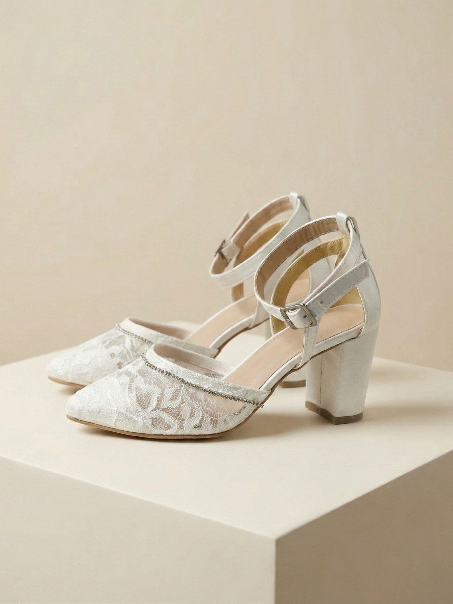 Whisper lace
